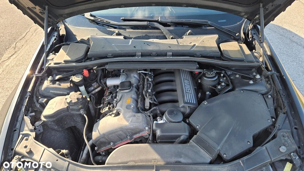 BMW Seria 3 330i - 10