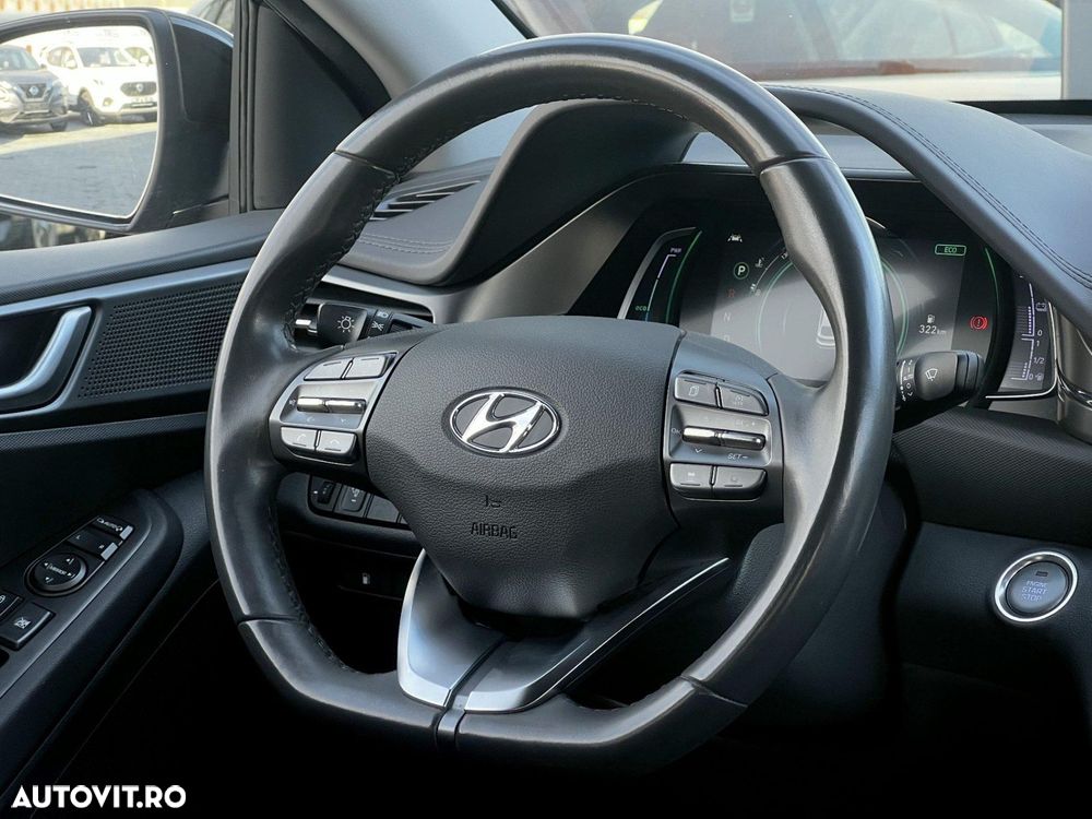 Hyundai IONIQ - 10