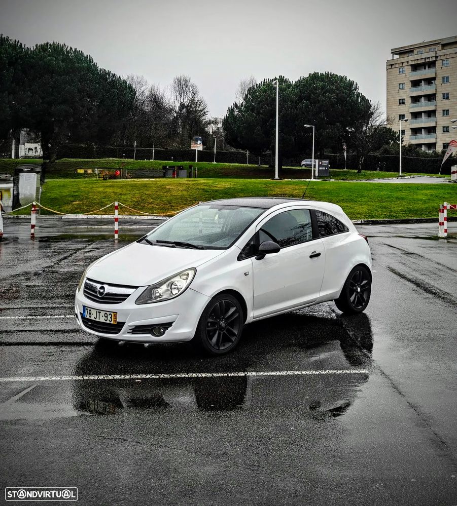 Opel Corsa 1.2 Black Edition 129g - 1