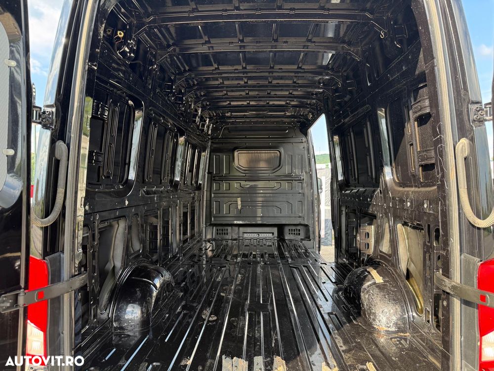 Volkswagen Crafter 4x4 LUNG L4H3 - 11