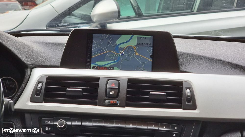 BMW 318 d Touring Auto - 9