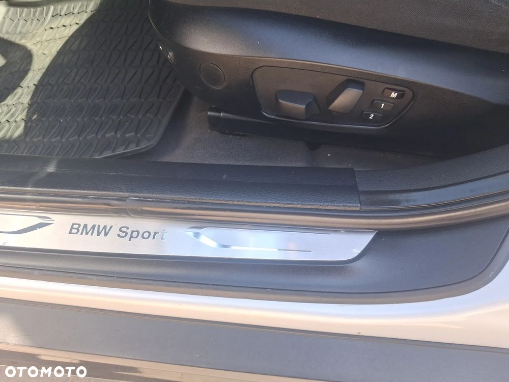 BMW X1 sDrive18d Sport Line - 24