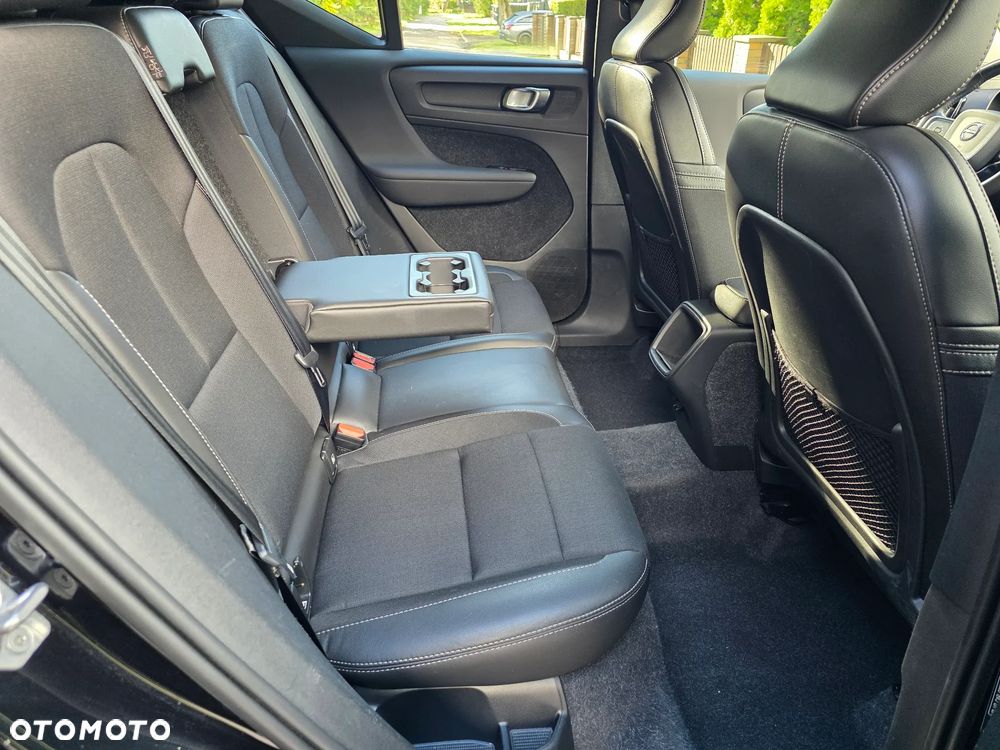 Volvo XC 40 T3 Geartronic Momentum - 24