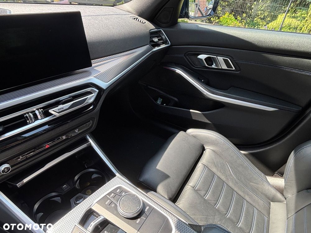 BMW Seria 3 330e xDrive M Sport - 18