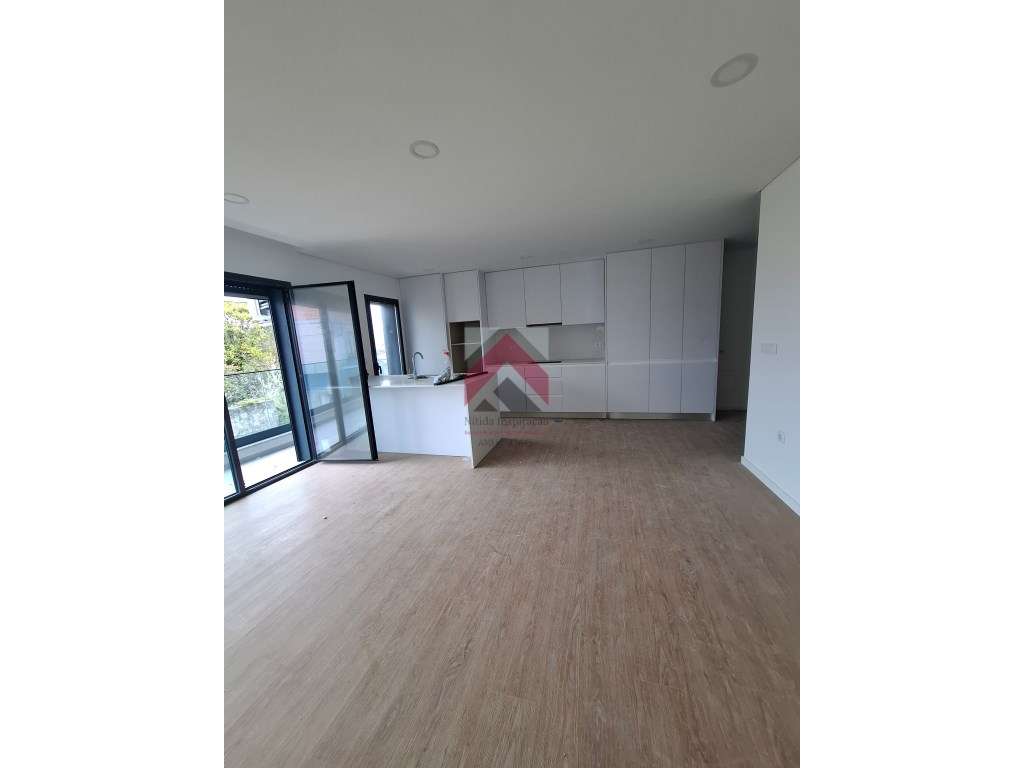 Apartamento T3 + Varanda em Esgueira, Aveiro - Grande imagem: 2/43