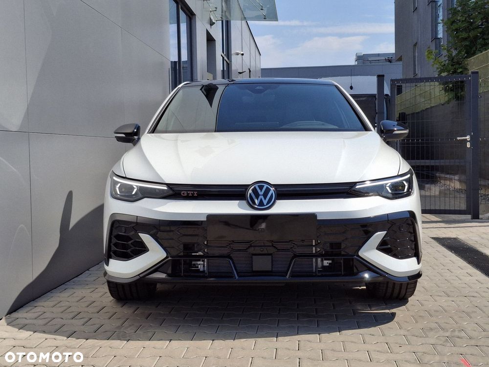 Volkswagen Golf - 2