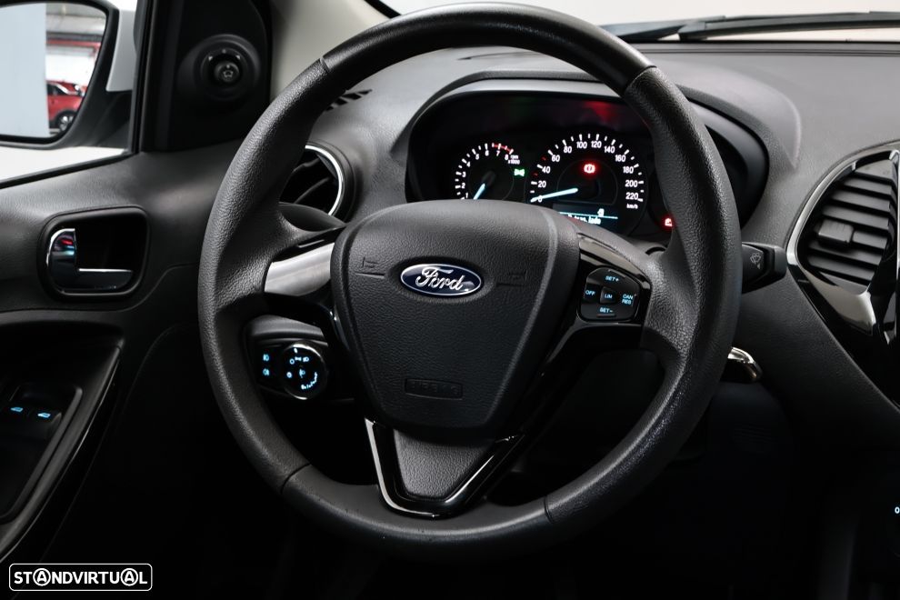 Ford KA+ 1.19 Ti-VCT White & Black Edition - 29