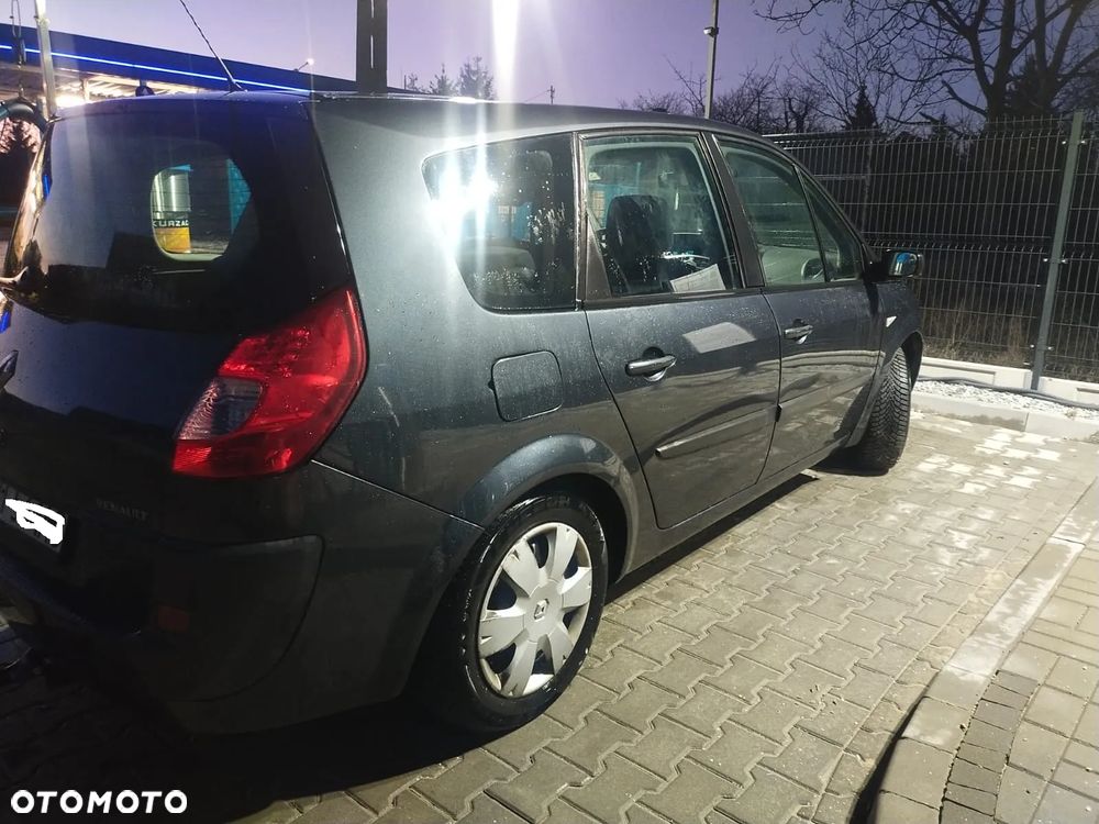 Renault Grand Scenic - 9