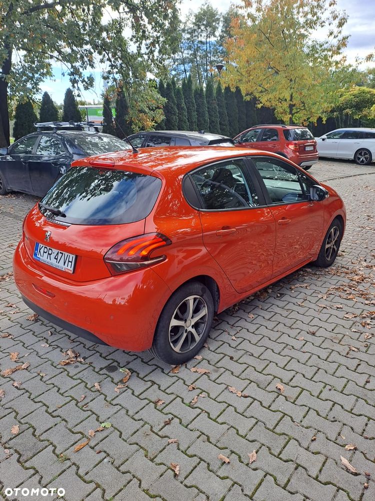 Peugeot 208 2015 photo 3