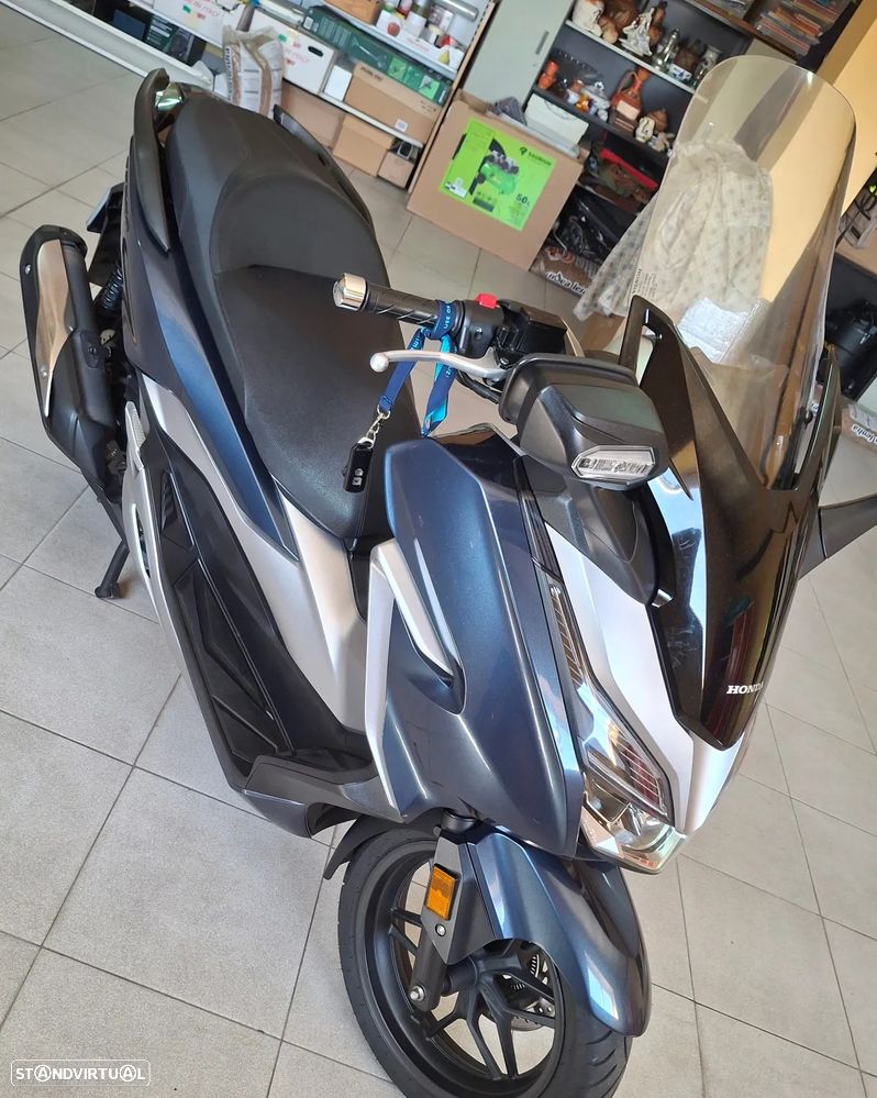 Honda Forza NF08 - 1