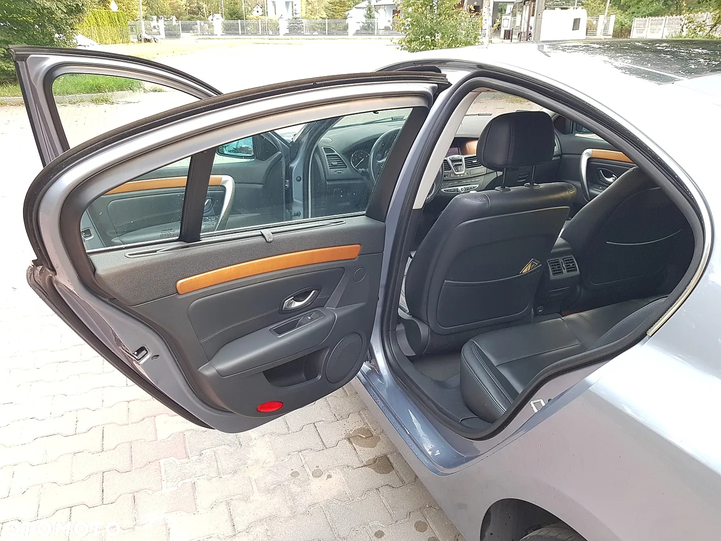 Renault Laguna dCi 150 FAP Initiale - 7