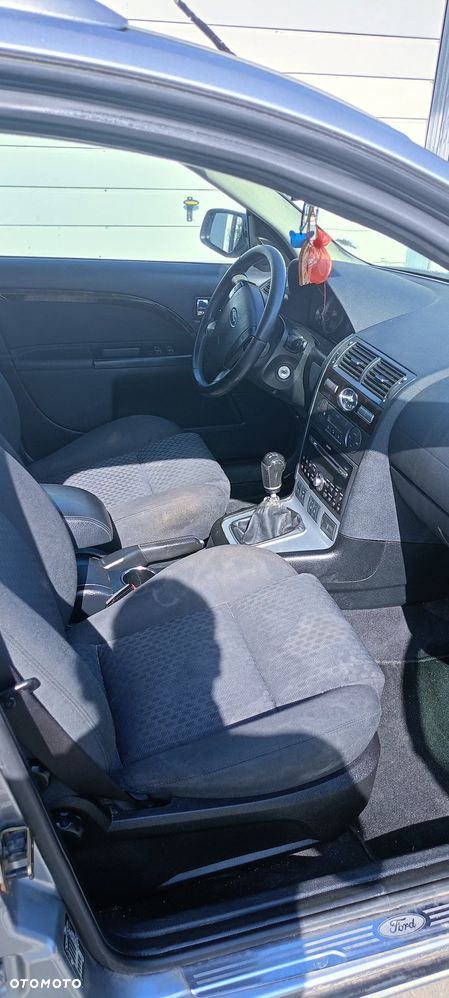 Ford Mondeo 1.8 Ghia - 7