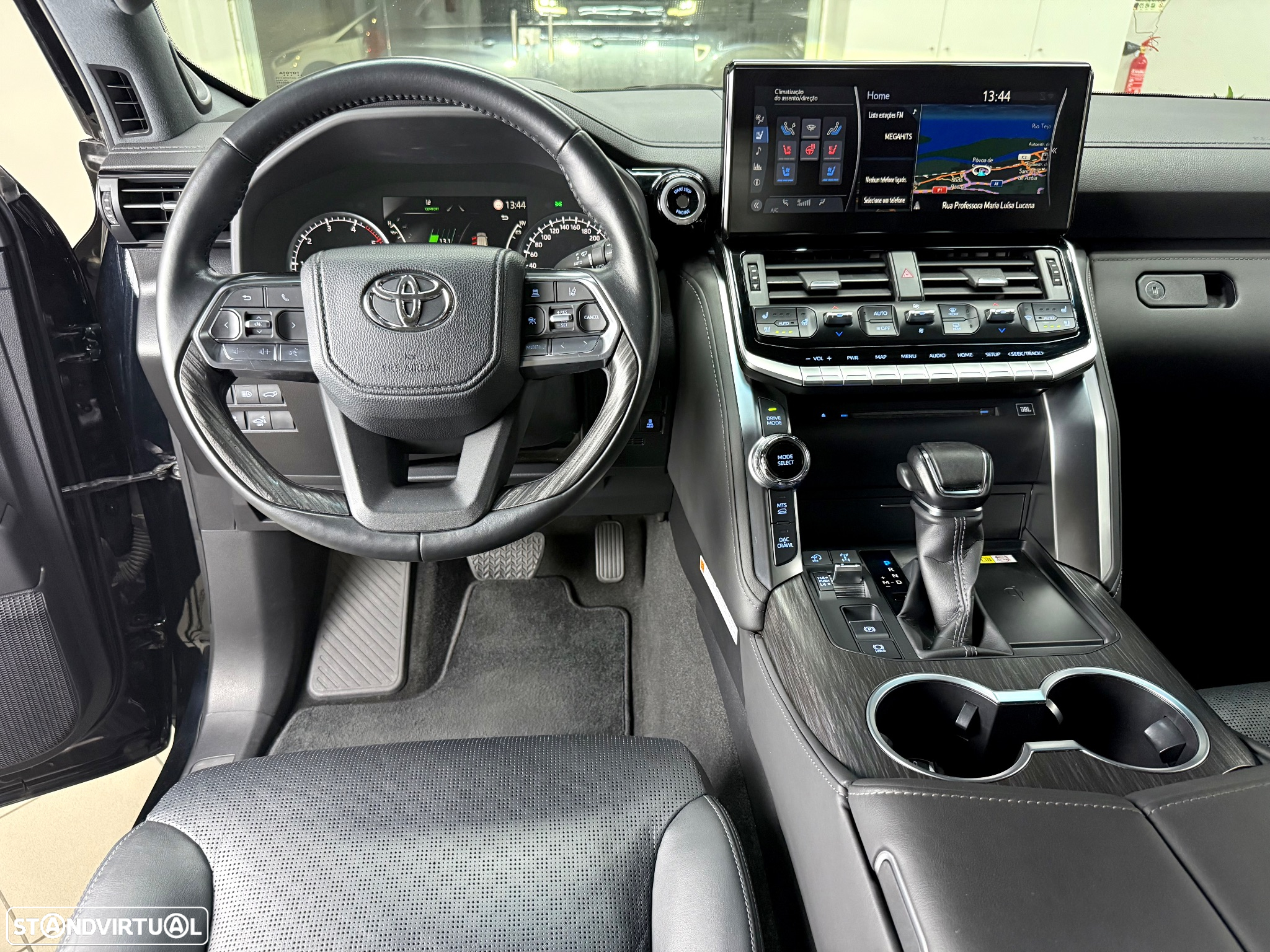 Toyota Land Cruiser - 25