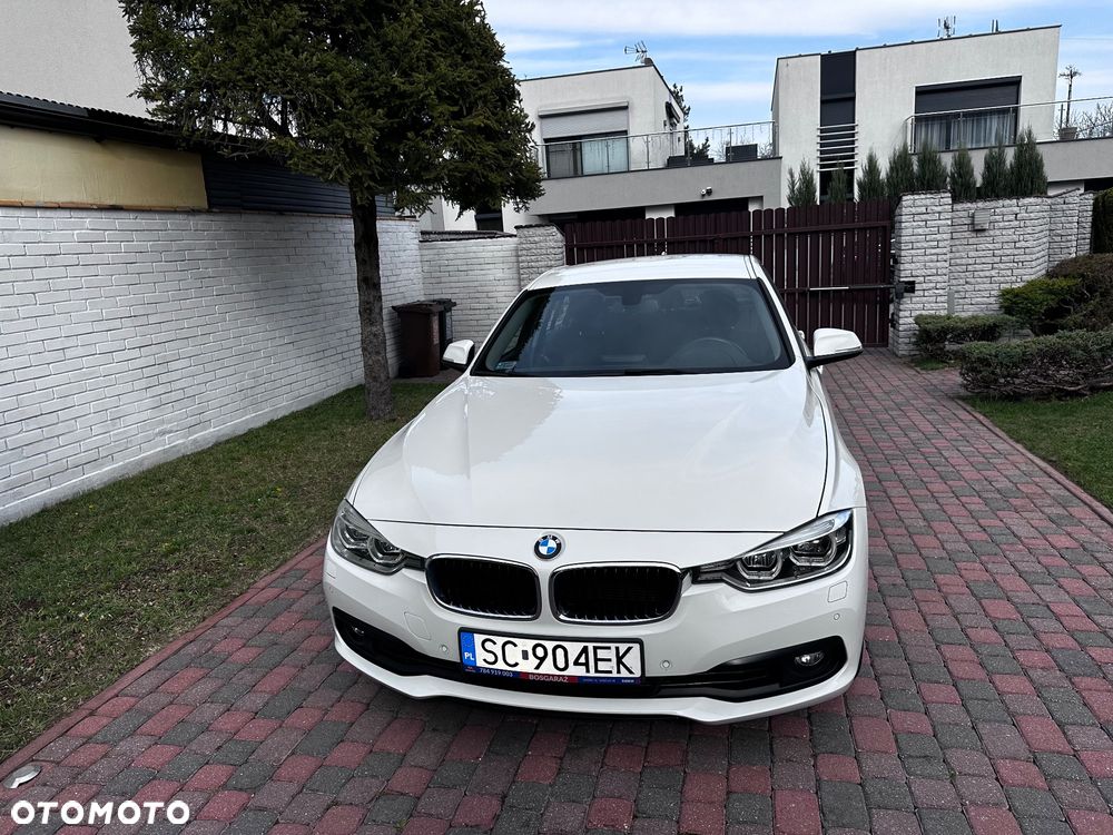 BMW Seria 3 318i - 28