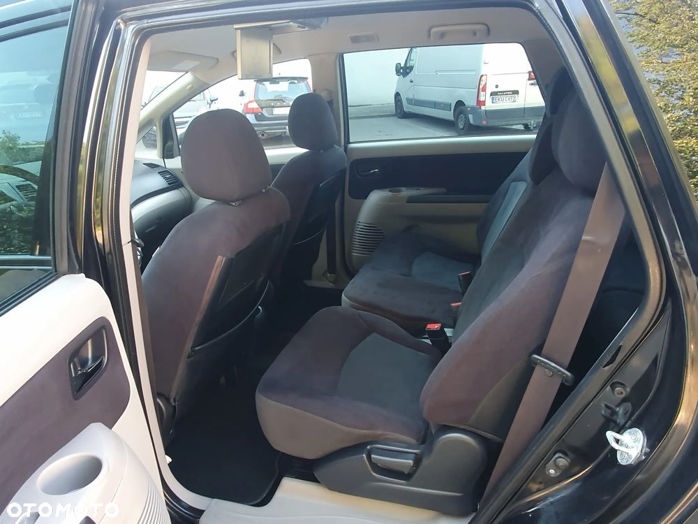 Mitsubishi Grandis - 30
