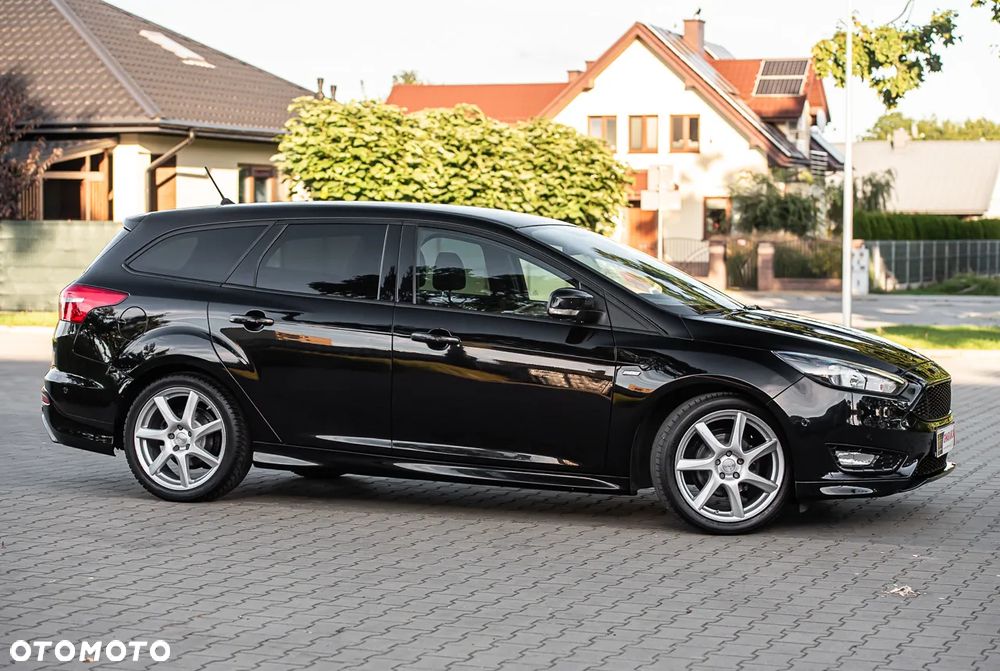 Ford Focus ver-1-5-ecoblue-scr-st--line - 3