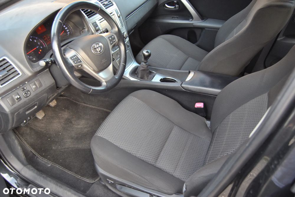 Toyota Avensis 1.8 Premium EU5 - 10