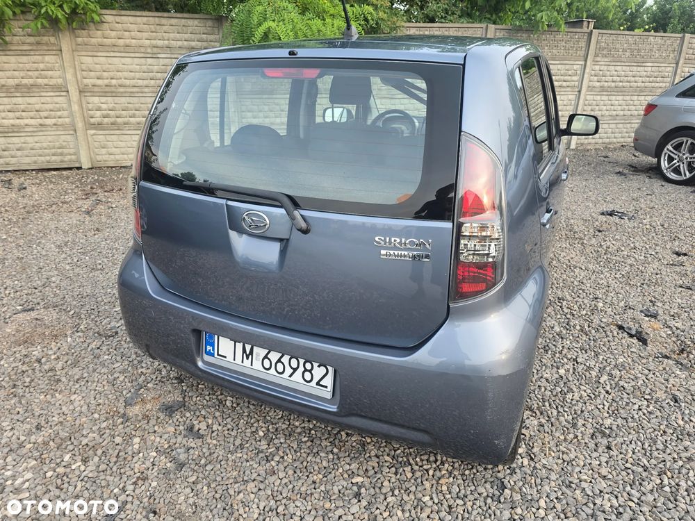 Daihatsu Sirion - 5