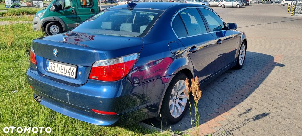 BMW Seria 5 520i - 4
