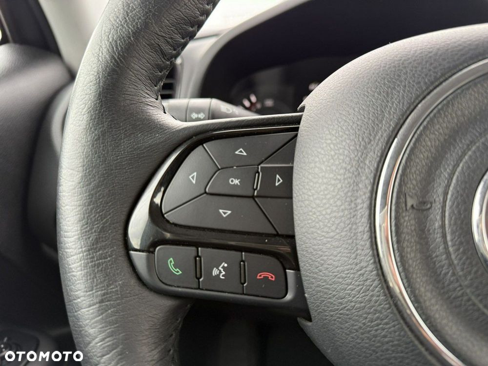 Jeep Renegade - 16