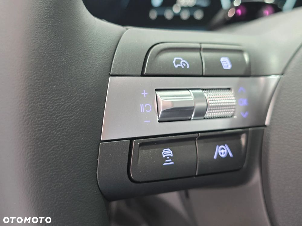 Hyundai Kona 64kWh Executive - 13