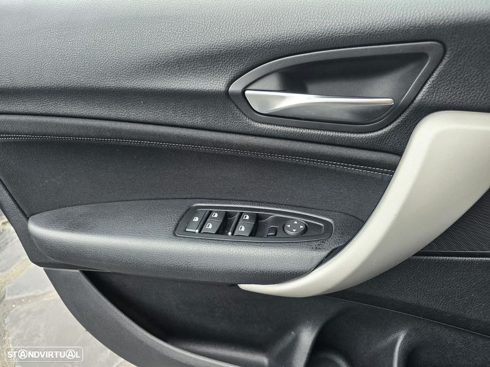 BMW 116 d Line Urban - 21