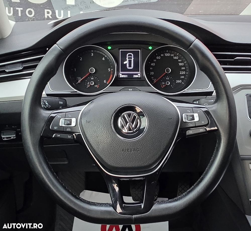 Volkswagen Passat - 20