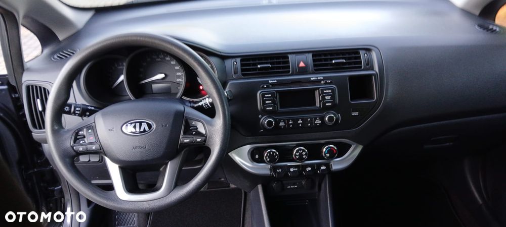 Kia Rio 1.2 Dream Team Edition - 17