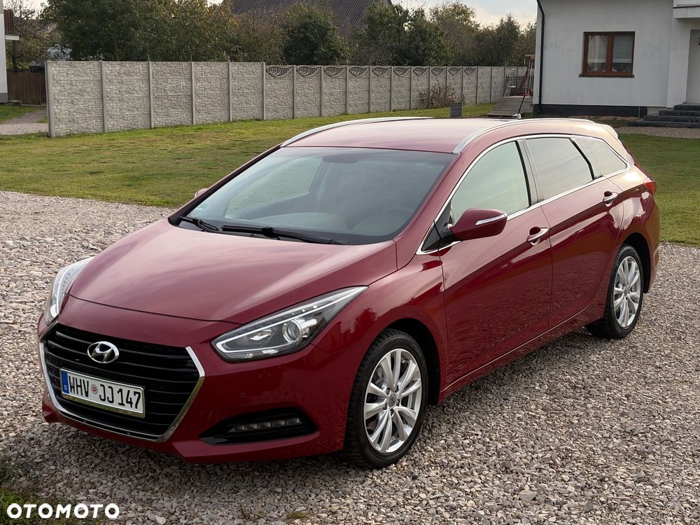 Hyundai i40 Kombi blue 1.6 Family - 13