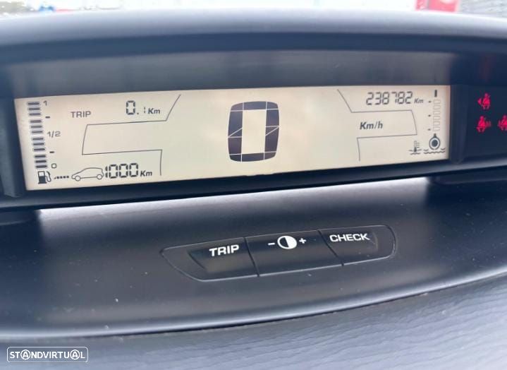 Citroën C4 1.6 HDi SX RFM - 11