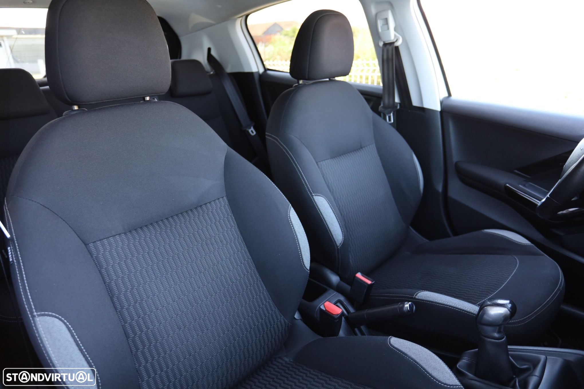 Peugeot 208 1.6 BlueHDi Style - 12