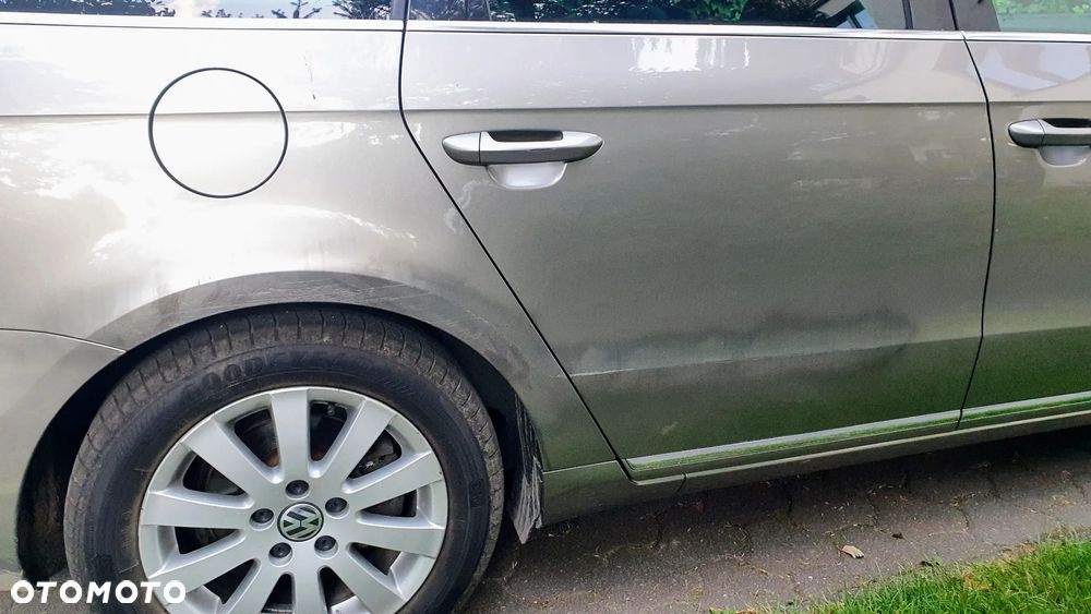 Volkswagen Passat - 9