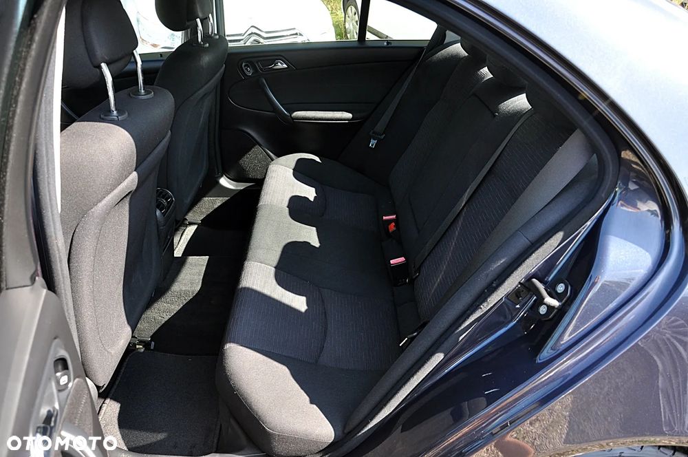 Mercedes-Benz Klasa C 200 Kompressor Automatik Classic Sport Edition + - 27