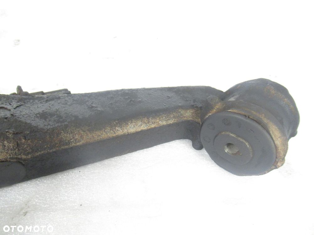 PIASTA TYLNA PRAWA VW TRANSPORTER T5 1.9 TDI 7H0501414D - 7