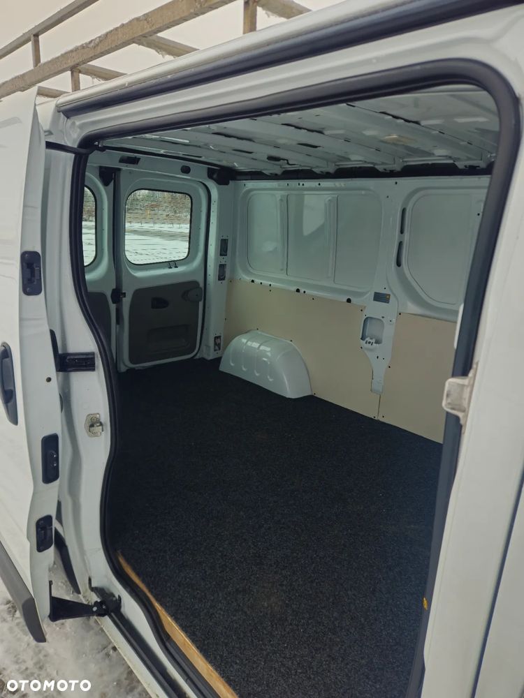 Opel Vivaro - 9