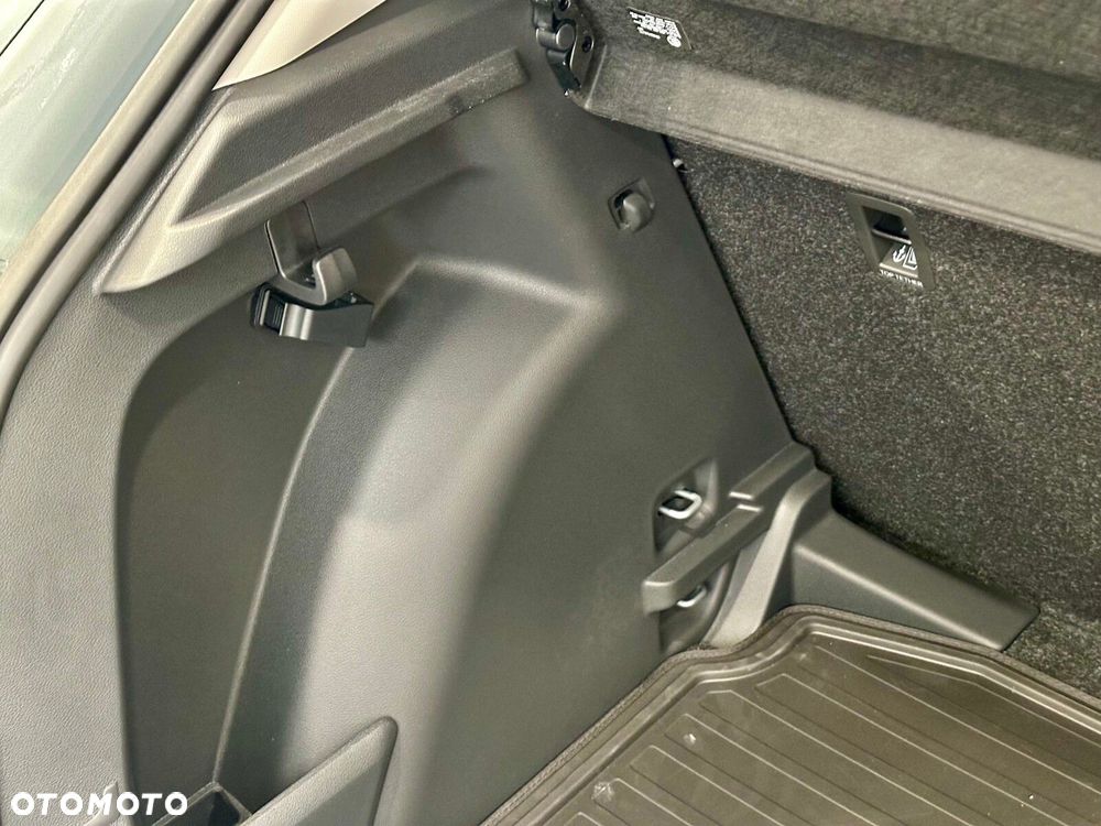 Skoda Fabia 1.0 TSI Selection DSG - 8