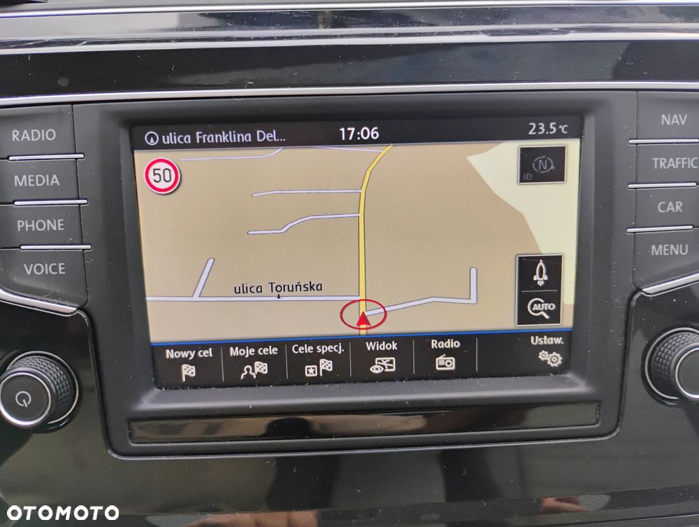 Volkswagen Touran - 22