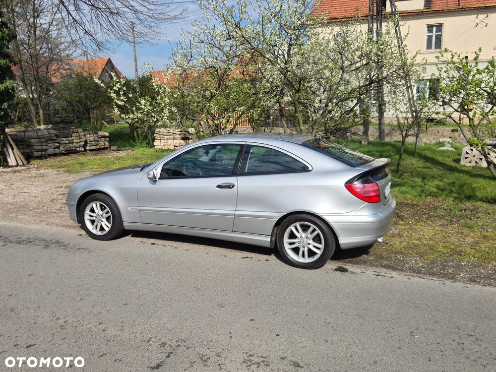 Mercedes-Benz Klasa C 180 Kompressor Sportcoupe - 5