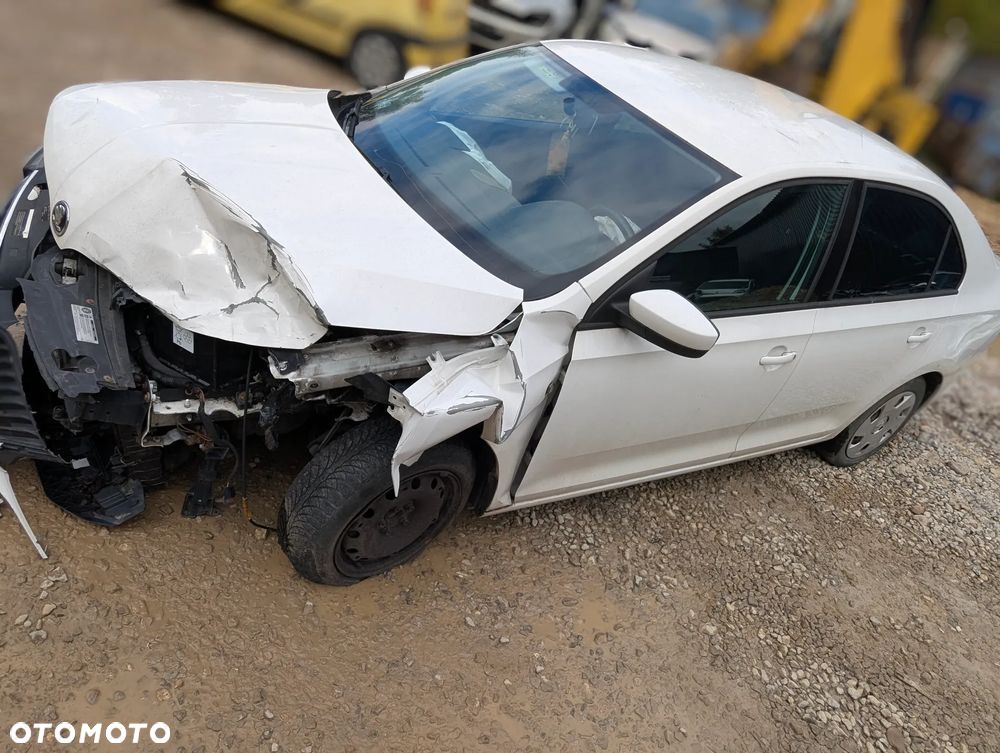 Škoda Rapid 1.2 MPI 75 KM CGPC-AUTO NA CZĘŚCI LF9E - 1