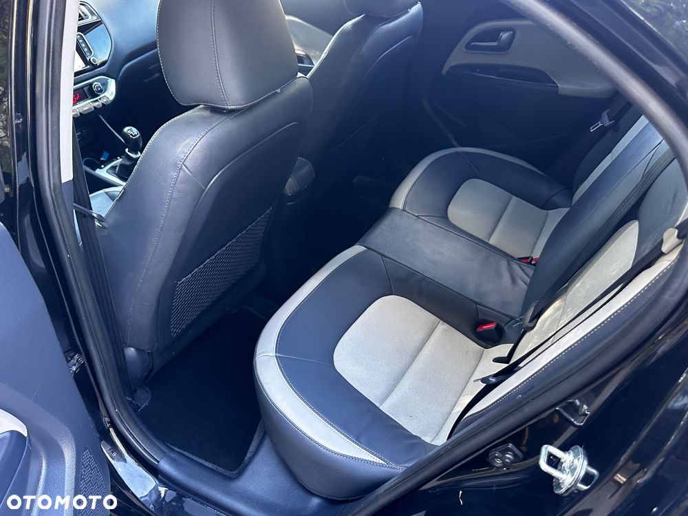 Kia Rio 1.4 CRDi 90 Platinum Edition - 24