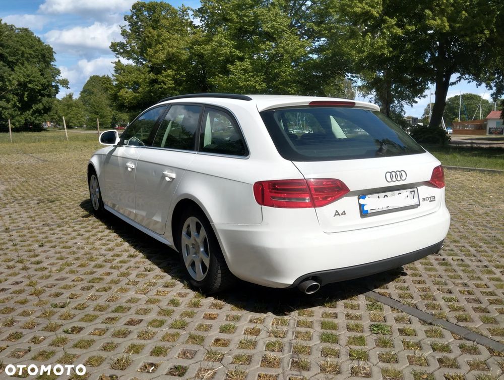 Audi A4 ver-avant-3-0-tdi-dpf-quattro-s-line-sportpaket-plus- - 4