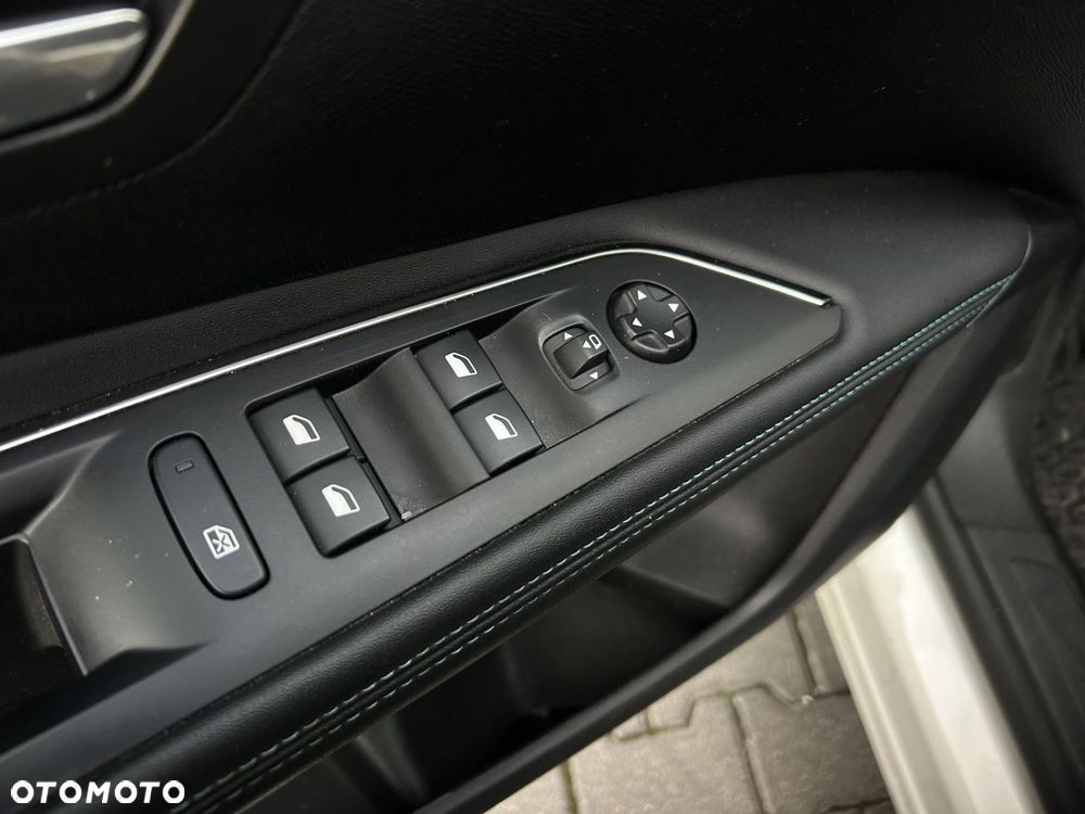 Peugeot 3008 1.2 PureTech Allure Pack S&S EAT8 - 22