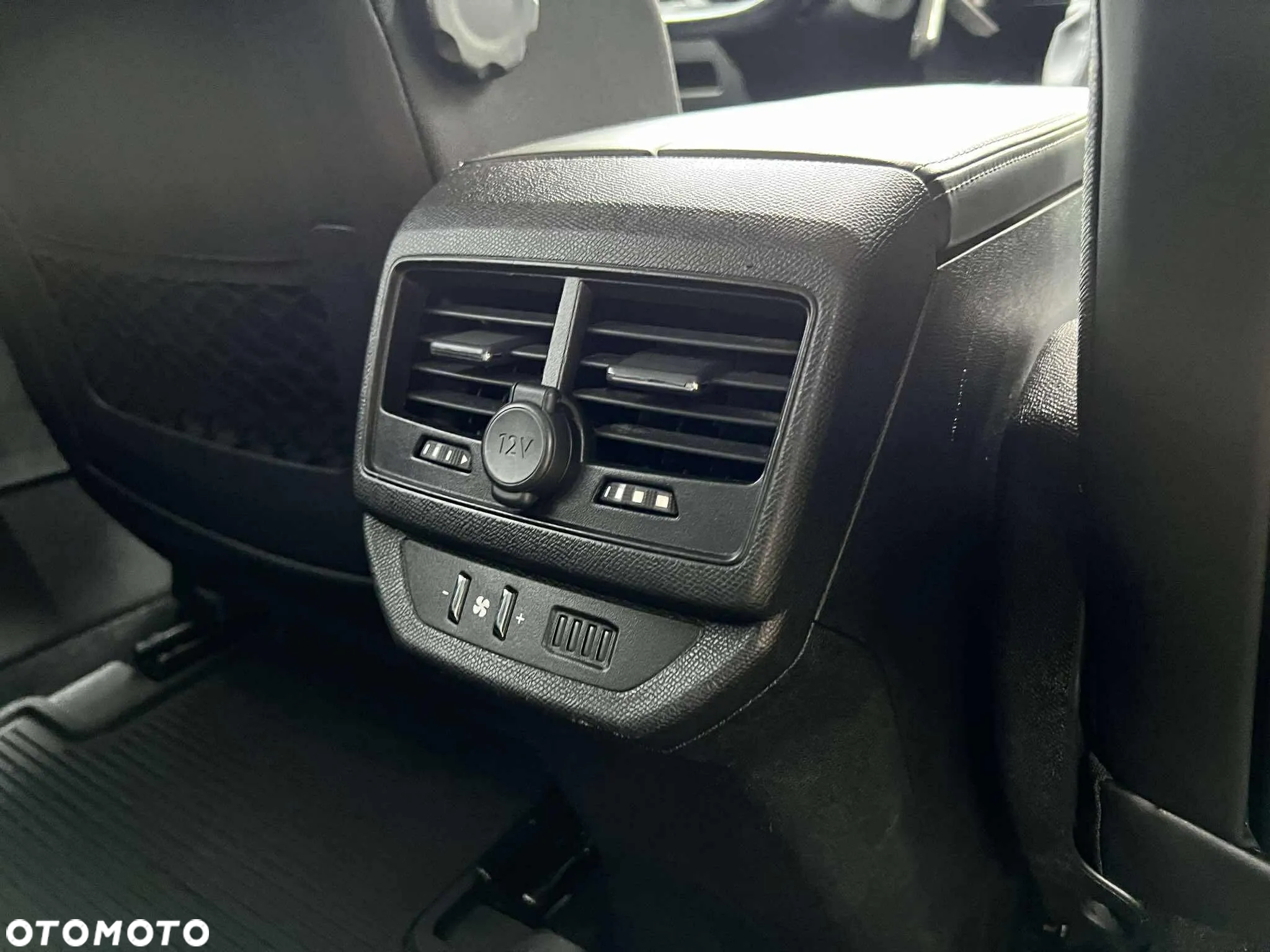 Peugeot 5008 1.5 BlueHDi Allure S&S - 32