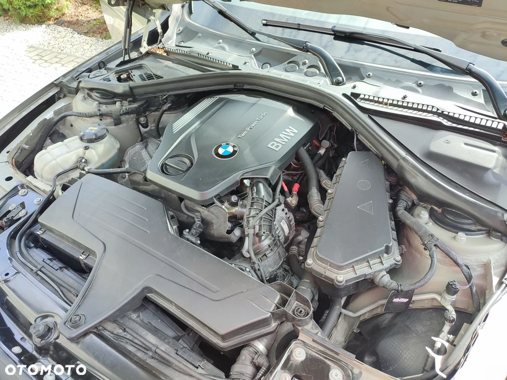 BMW Seria 3 320d Sport Line - 10