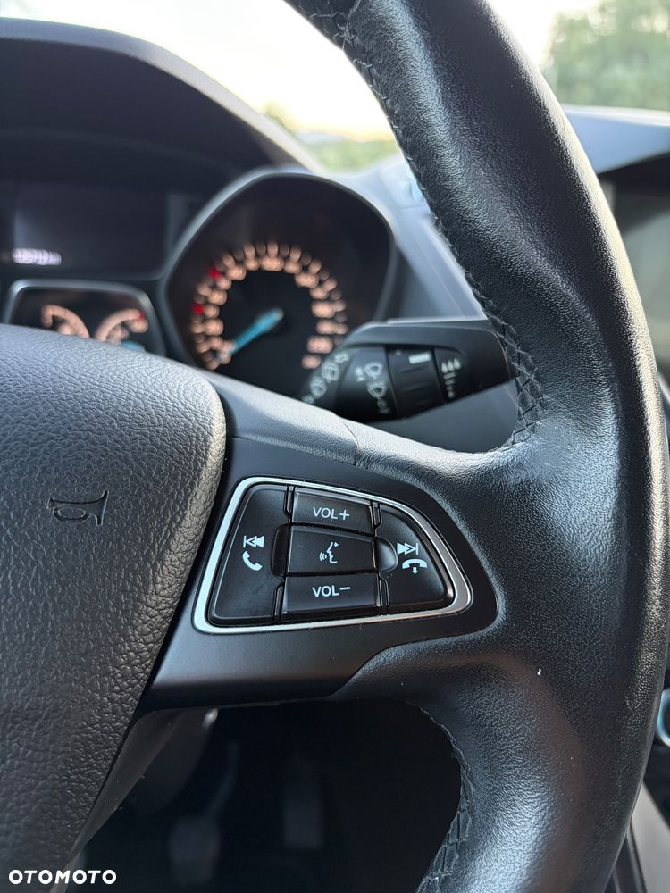 Ford Kuga 2.0 TDCi 2x4 Titanium - 31