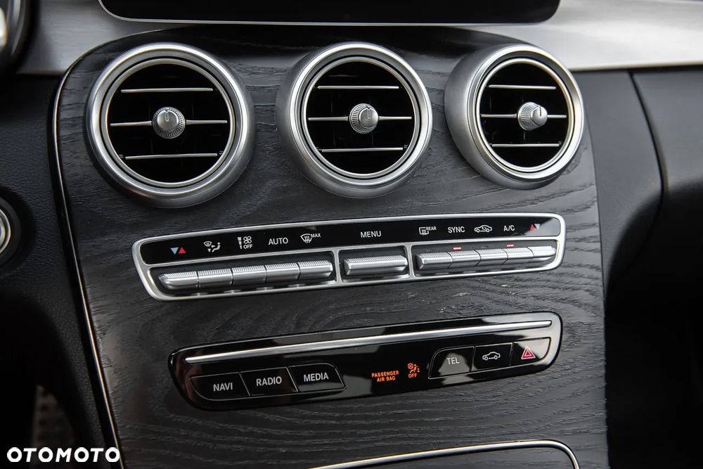 Mercedes-Benz Klasa C AMG 43 4Matic AMG TCT 9G - 27
