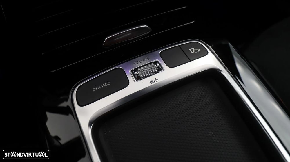 Mercedes-Benz A 180 Limousine d AMG Line Aut. - 24