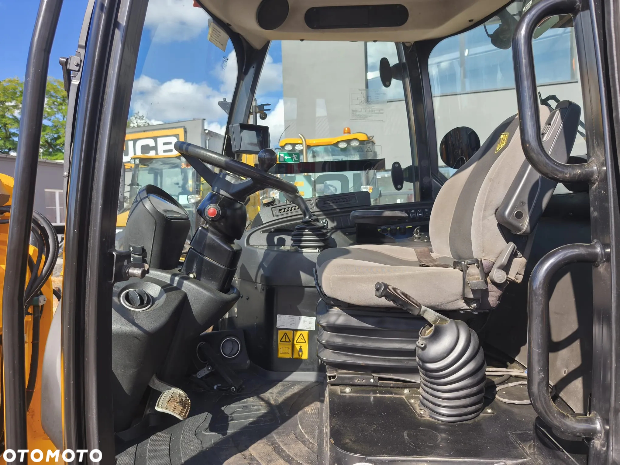 JCB 409 - 12