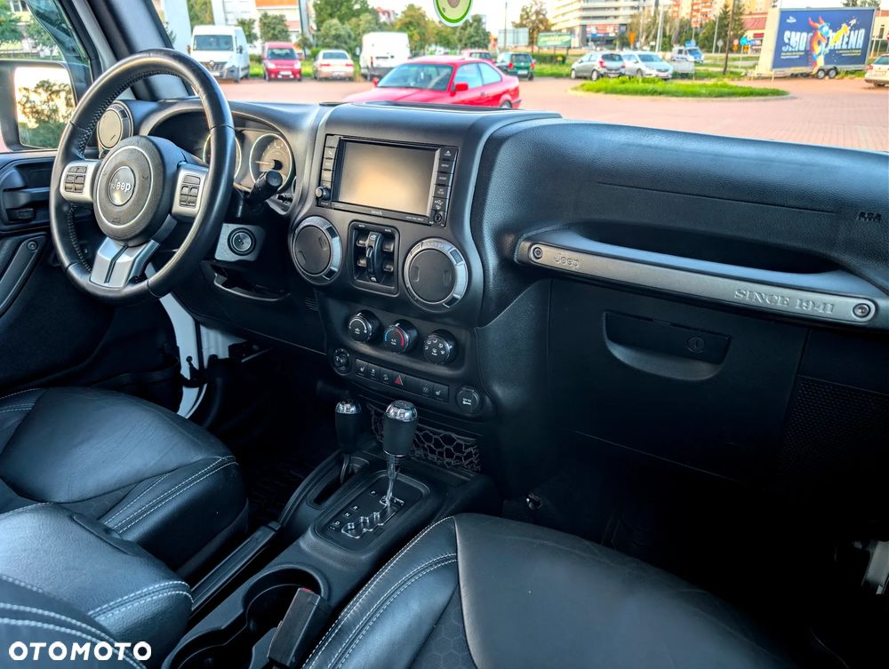 Jeep Wrangler 3.6 Unlim Sahara - 17