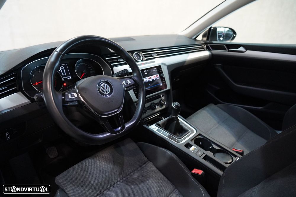VW Passat 1.6 TDI Confortline - 6